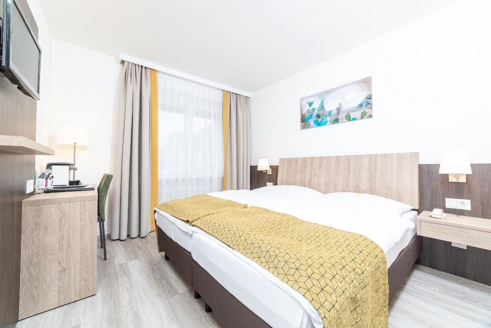 Hotel Alfa Birsfelden Kültér fotó